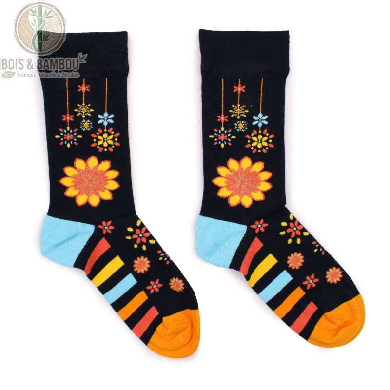 Paire de chaussettes en bambou motif fleurs de mandala posées à plat