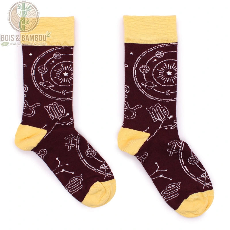 Paire de chaussettes bambou zodiaque à plat sur fond blanc