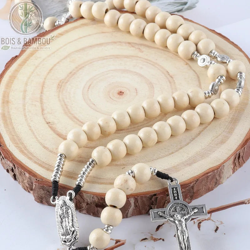 chapelet bois blanc ivoire perles rondes croix Saint-Benoît médaille Vierge métal argenté