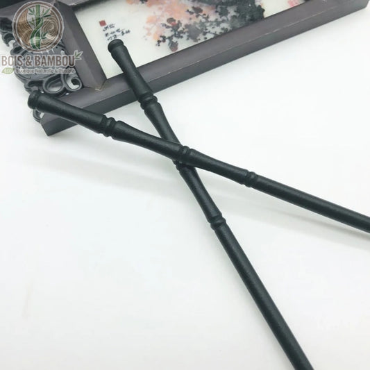 lot 2 épingles cheveux bambou noir finition lisse style chinatown minimaliste fond blanc