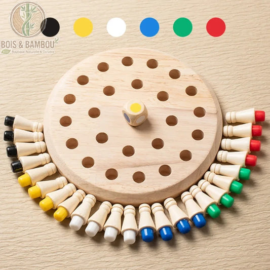 Plateau du jeu de mémoire en bois avec pions colorés alignés