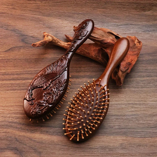 Brosse en Bois de Santal Sculptée