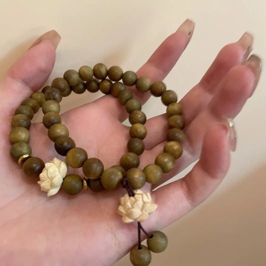 Bracelet en bois de santal vert et perle Lotus