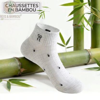 Détail de la maille respirante et de la pointe renforcée d'une chaussette bambou