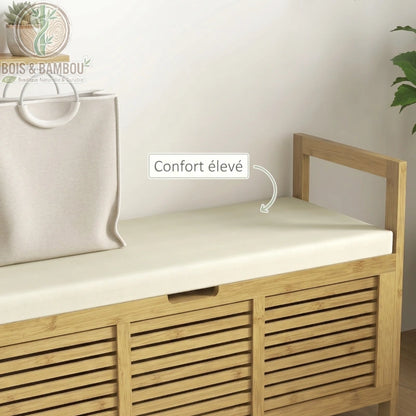Banc a chaussures en bambou avec coffre de rangement descriptif 2. Zoom sur l'assise rembourrée offrant un confort élevé, intégrée à la structure robuste en bambou avec des finitions à lattes.