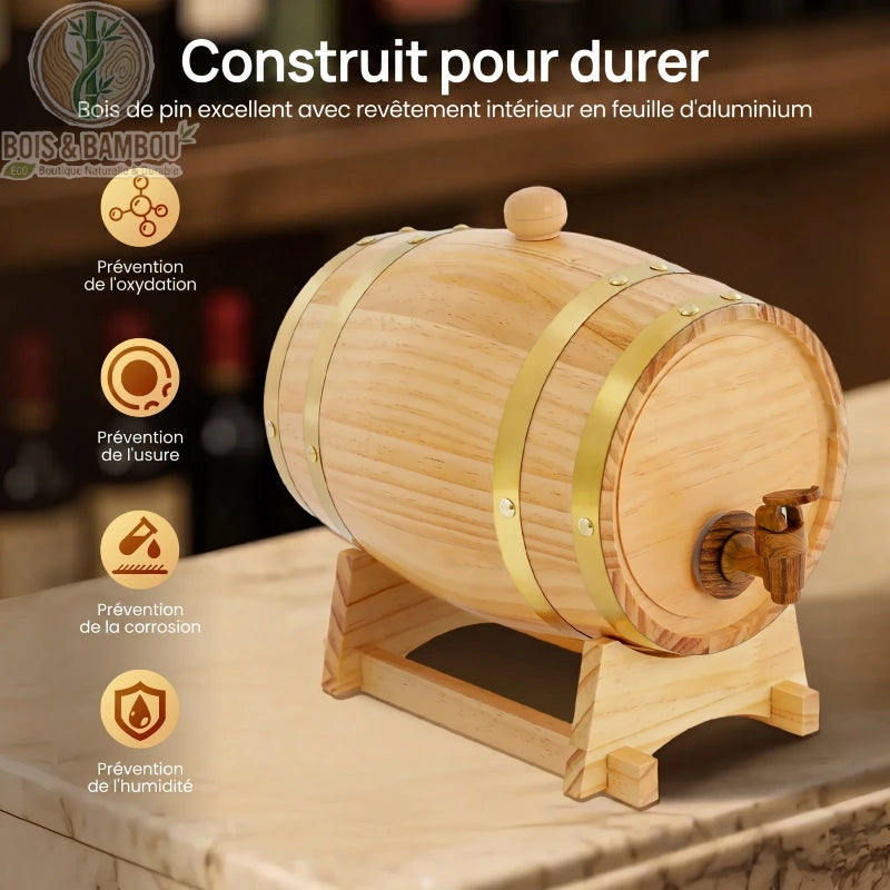 Tonneau distributeur de vin en bois posé sur bar, ambiance apéritif