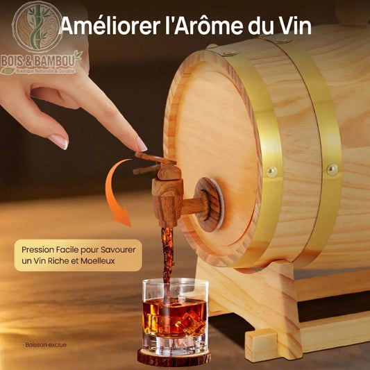 Robinet du baril en bois de pin en cours de service, gros plan