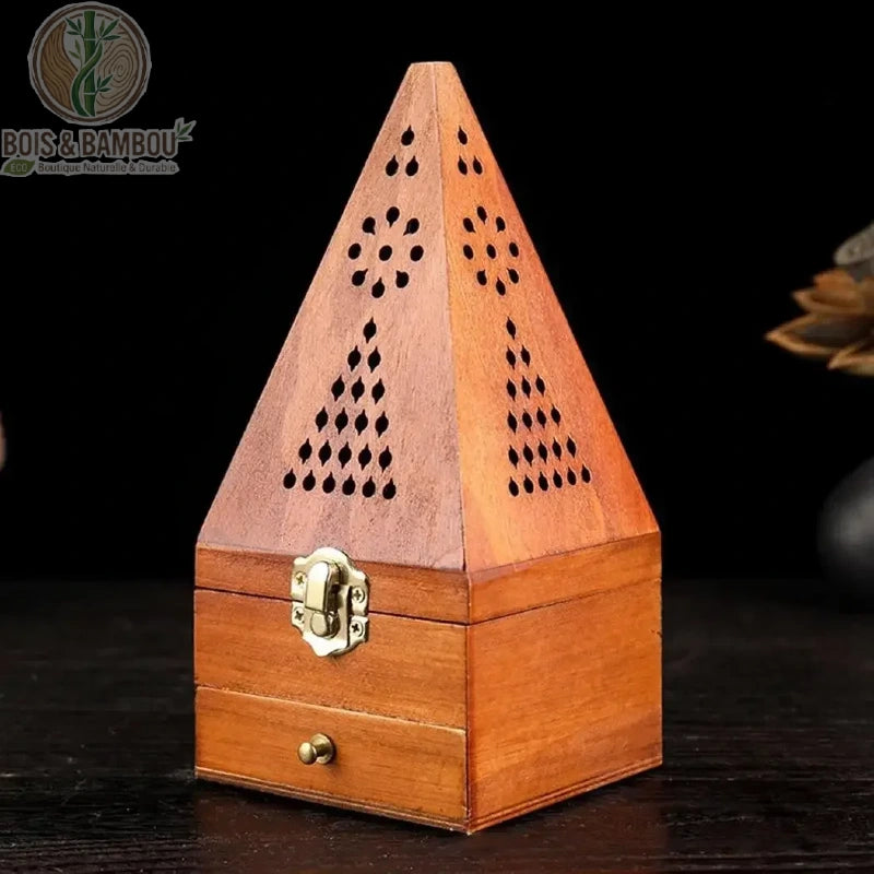 Encensoir pyramide bois modèle 1 motif gouttes triangles teinte claire fond noir