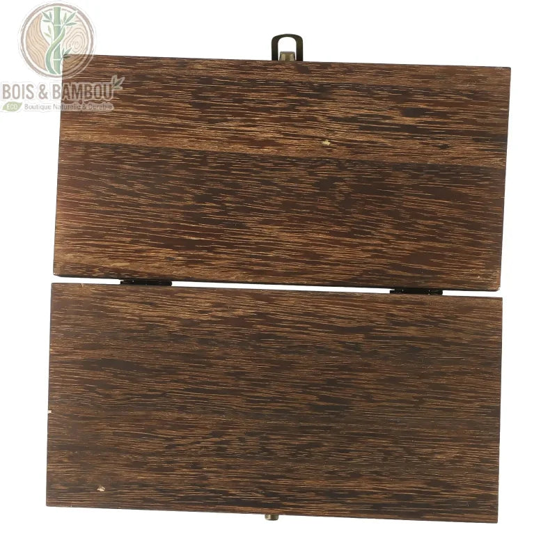 Boîte en bois foncé finition brillante ouverte vue dessous bois brut couvercle