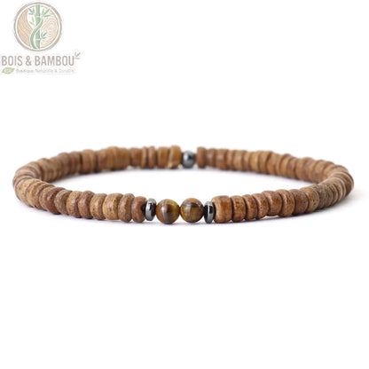 Bracelet perles de coco homme avec œil de tigre brun doré central fond neutre vue de face