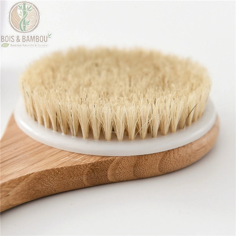 Tête ronde et poils souples de la brosse corps exfoliante en bambou