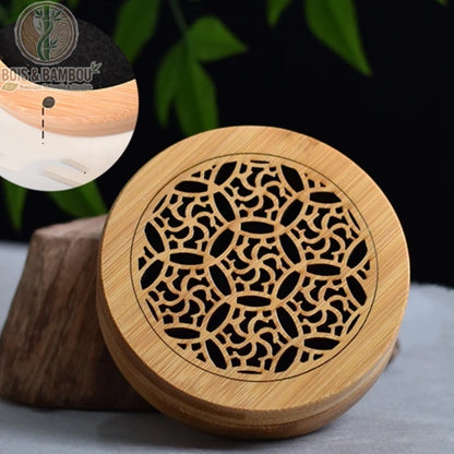 Brûleur encens bambou rond motif arabesques organiques, découpe précise sur bambou naturel