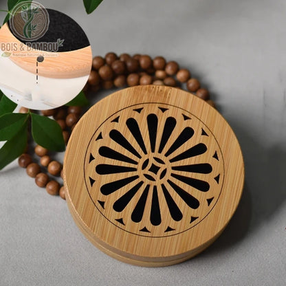 Brûleur encens bambou rond motif marguerite rayonnante, gravure symétrique ajourée