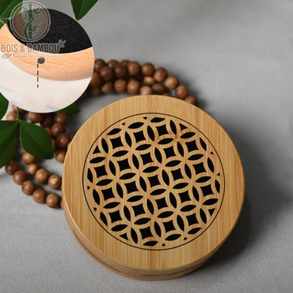 Brûleur encens bambou rond motif rosace entrelacée, découpe géométrique fine sur bambou
