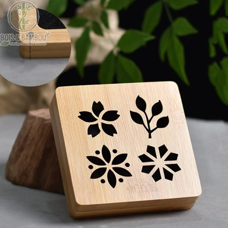 Brûleur encens bambou carré motif sakura et feuilles, quatre fleurs gravées sur bambou naturel