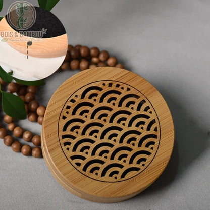 Brûleur encens bambou rond motif vague séigaiha, lignes courbes répétées sur bambou massif