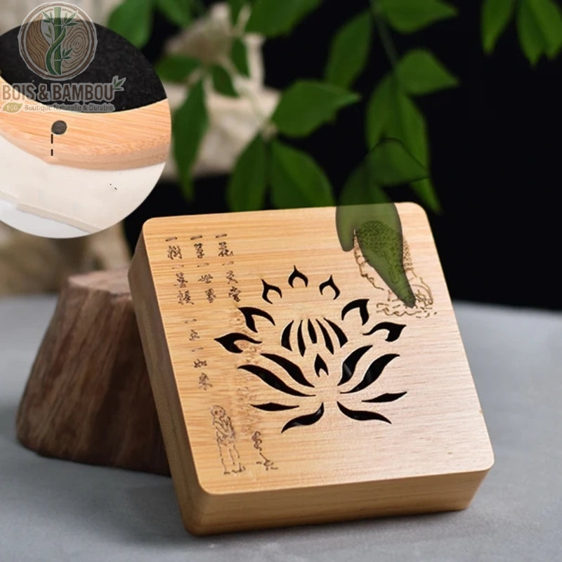 Brûleur encens bambou carré motif lotus calligraphié, caractères chinois gravés sur bambou