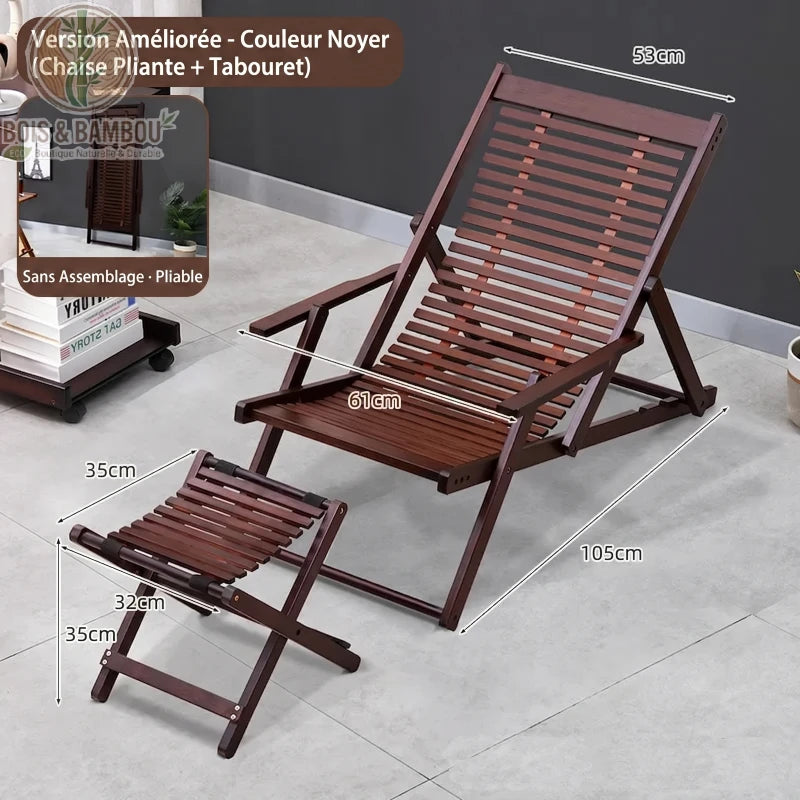 Chaise Longue en Bambou modele longue repose pieds. Version améliorée couleur noyer avec accoudoirs et tabouret pliant assorti, dimensions détaillées sur fond de salon moderne.