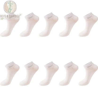 Pack 10 paires de chaussettes courtes blanches en fibre de bambou, présentation côte à côte.