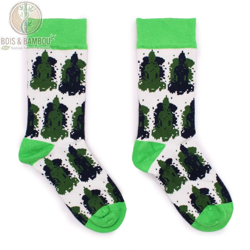 Paire de chaussettes bambou bouddha à plat sur fond blanc