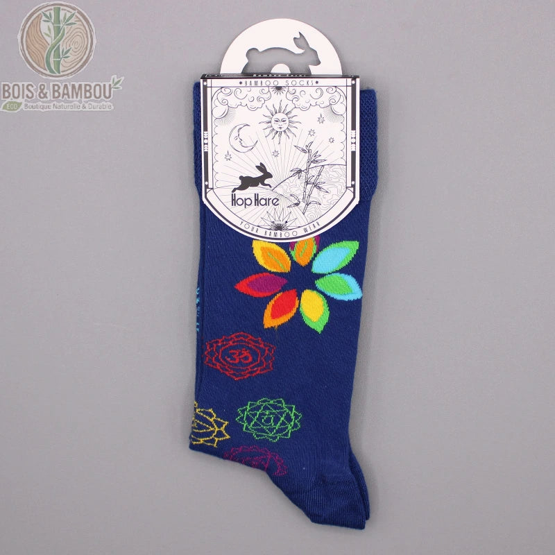 Chaussette bambou fantaisie chakra arc-en-ciel dans son emballage carton