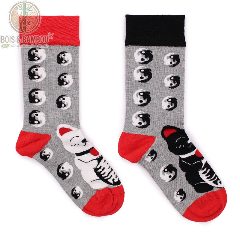 Paire de chaussettes bambou chat porte-bonheur blanc et noir à plat