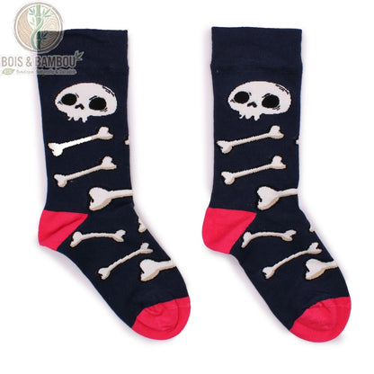 Paire de chaussettes bambou tête de mort de face sur fond blanc