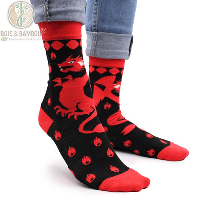 Chaussettes bambou dragon rouge portées vue de profil