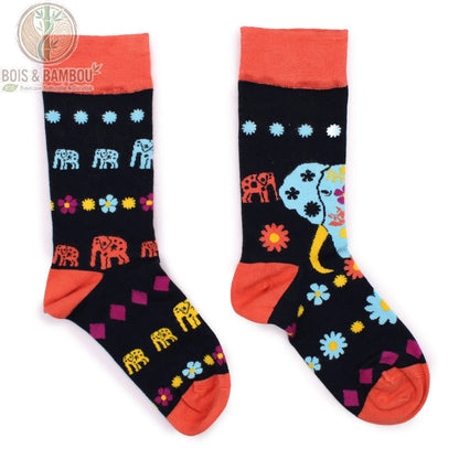 Paire de chaussettes bambou éléphant, détail des motifs et pointe orange