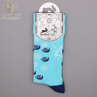 Chaussettes bambou fantaisie pentagramme suspendues dans leur emballage