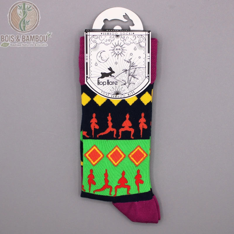 Chaussettes en fibre de bambou motif postures de yoga dans leur emballage