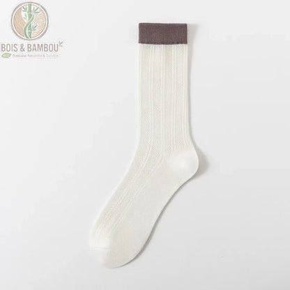 Chaussette mi-mollet en fibre de bambou pour femme coloris blanc à bord contrastant marron