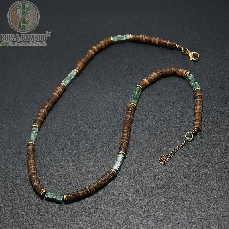 collier modèle 2 rondelles bois brun pierres turquoise africaine verte anneaux or fond gris