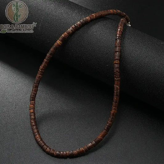 collier modèle 6 rondelles bois brun uniforme sans pierre ras du cou fond noir