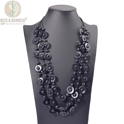 Collier perles bois multicouche noir anthracite 3 rangs sur mannequin
