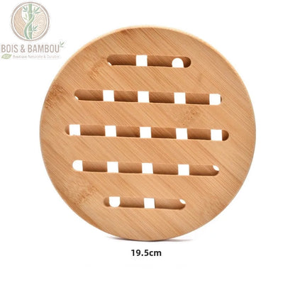 Dessous de Plat Rond en Bambou Ajouré, vue de face fond blanc avec dimension indiquée, bambou naturel non traité