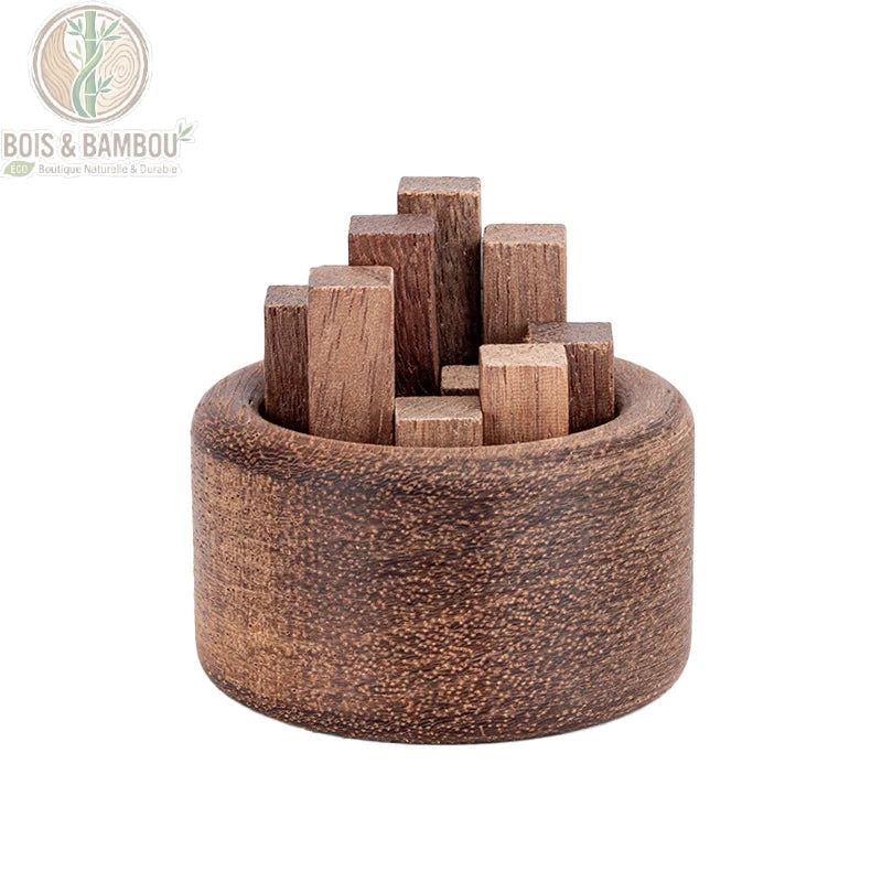 Diffuseur passif huiles essentielles bois noyer massif sculpté, fond blanc, grain naturel visible