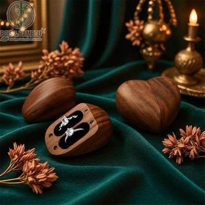 écrin bague bois noyer massif forme amande couvercle ouvert velours noir deux bagues mise en scène luxe