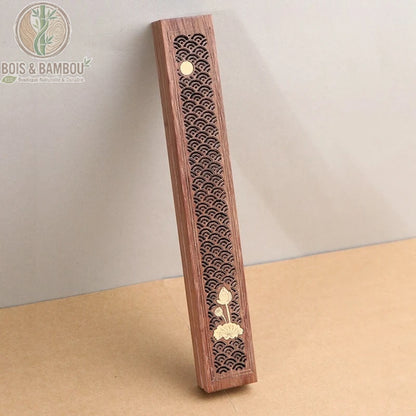 Encensoir horizontal bois de santal motif Vague séigaiha, médaillon laiton floral
