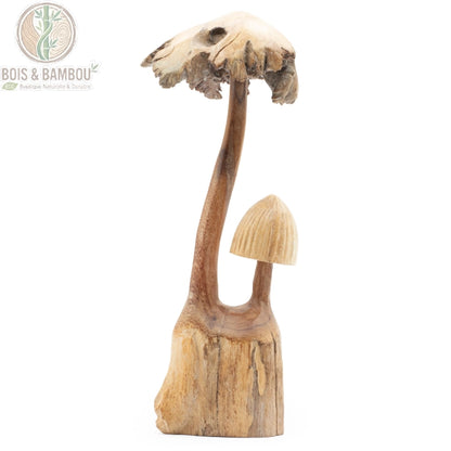 Sculpture champignon bois vue de profil détaillant le grain