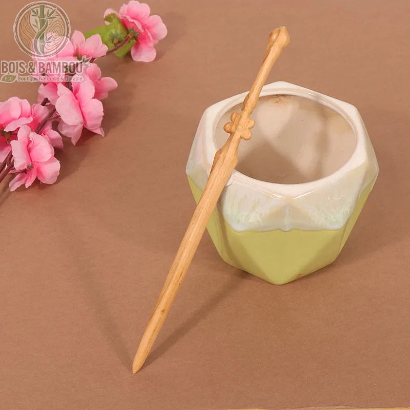 épingle cheveux bois pêcher sculptée motif boule gravée fleur simple tige effilée bois naturel