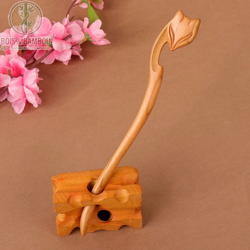 épingle cheveux bois pêcher sculptée motif feuille tulipe simple bois naturel beige clair
