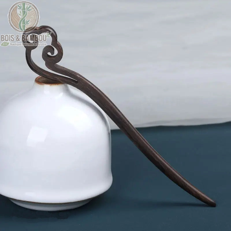 épingle à cheveux bois de santal marron tête nuage tourbillon deux volutes