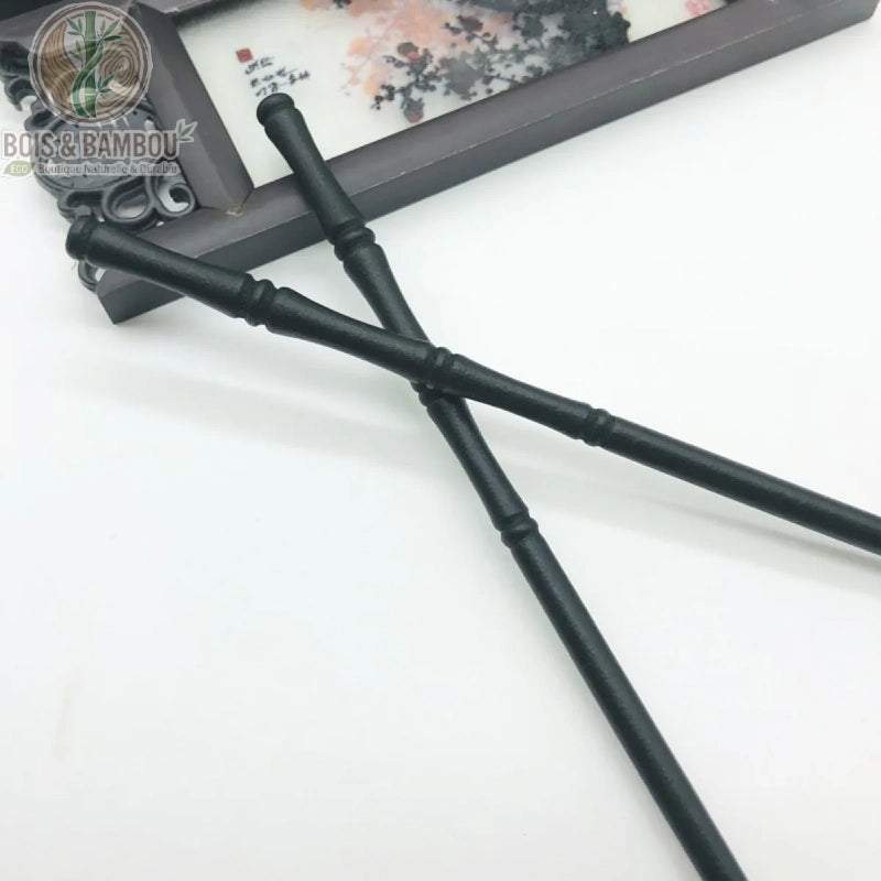 lot 2 épingles cheveux bambou noir finition lisse style chinatown minimaliste fond blanc