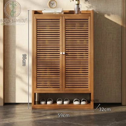 Etagere a chaussures en bambou au design japonais 95 59 32 avec deux portes à lattes et espace de rangement inférieur.
