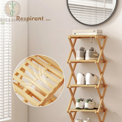 Etagere a chaussures en bambou pliable 108 cm descriptif. Zoom sur les lattes ajourées garantissant un design respirant, complété par une vue de l'étagère en bambou organisée avec des baskets.