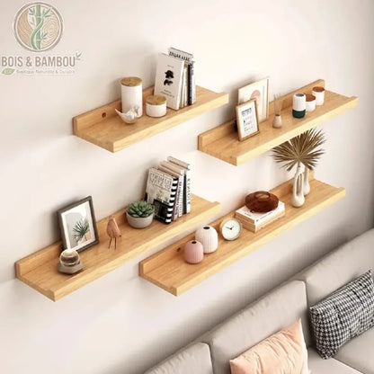 Étagère flottante en bois massif : lot d'étagères murales épurées en bois clair avec rebord de protection. Design minimaliste et naturel, idéal pour exposer livres et décorations.