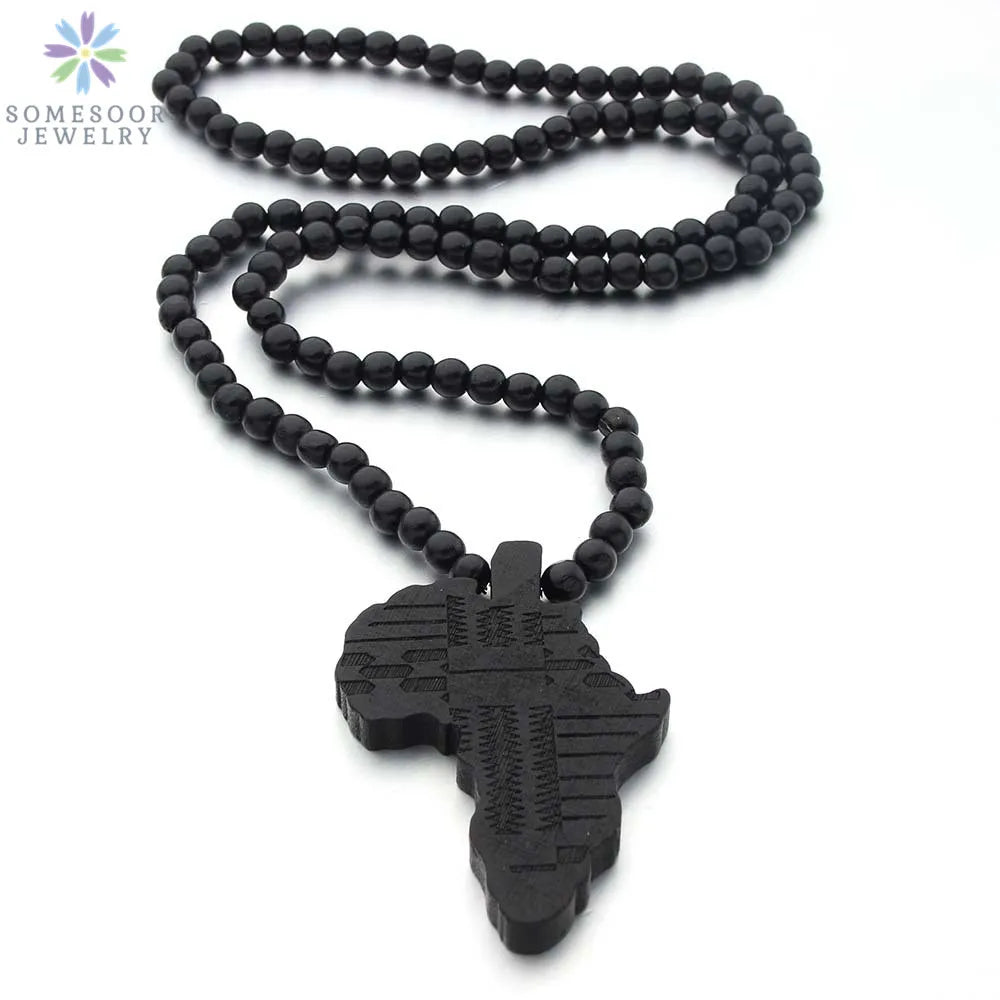 Collier en bois carte d'Afrique gravée