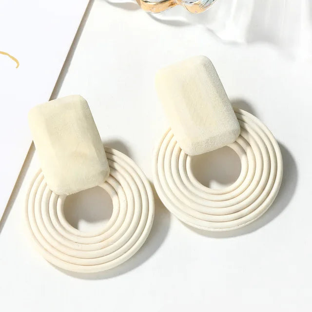 Boucles d'oreilles pendantes en rotin et bambou
