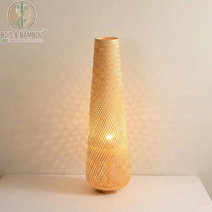 Lampadaire bambou osier coloris naturel beige effets lumineux géométriques mur salon